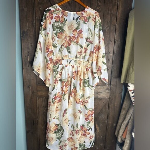 EUC•Live4Truth•1x•made in India•sheer•Hi LoCream color floral bell sleeve top - Picture 5 of 5